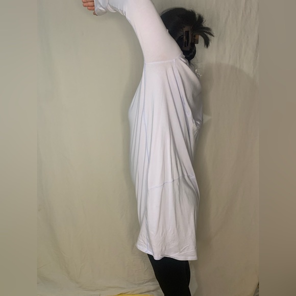 Lululemon - Picture 12 of 16